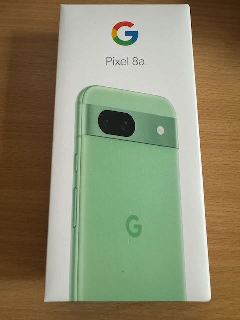 Unboxing the Pixel 8a (Box)